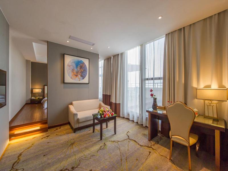 Vienna International Hotel Diecai Wanda High Speed ​​Rail Station Guilin Esterno foto